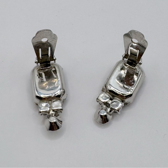VINTAGE Red Crystal Clip-On Earrings - Picture 11 of 13